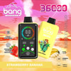 使い捨ての Bang ベイプ デバイスのカラフルな広告。「ストロベリーバナナ」というラベルが付いた 2 つの黄色いベイプ ユニット、技術的な詳細、イラスト付きのフルーツ、そしてケースにフルーツを持った骸骨が、鮮やかな夕焼け空を背景に描かれています。