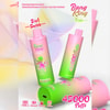 Bang King トリプル使い捨て Vape のカラフルな広告。3 つのグラデーション ピンクとグリーンのデバイスを特徴とし、3 つのフレーバーに対応する 3 in 1 スイッチ、45,000 回の吸引、Type-C 充電が強調されています。
