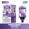 Confezione e prodotto del narghilè Jnr Mega Shisha al gusto di menta e uva, caratterizzato da un design viola, display digitale ed etichetta di avvertenza sulla dipendenza da nicotina.
