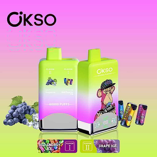 Zwei Okso-Vape-Geräte mit doppeltem Geschmack in Grün und Lila mit den Geschmacksrichtungen Red Energy Ice und Grape Ice, mit einem Cartoon-Affen mit einer Kappe, umgeben von Bildern von Trauben, Energydrink-Dosen und Geschmacksetiketten auf einem rosa und grünen Hintergrund mit Farbverlauf.