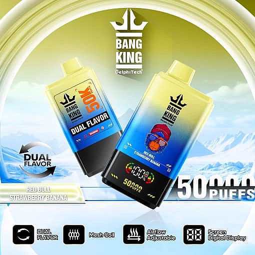 Vor dem Hintergrund eines blauen Berges werden zwei Bang King Vape-Geräte mit digitalen Anzeigen gezeigt, die die beiden Geschmacksrichtungen Red Bull und Erdbeer-Banane hervorheben und mit Funktionen wie 50.000 Zügen und Mesh-Coil-Technologie werben.