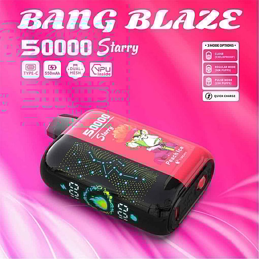 Bang Blaze 50000 Starry Vape-enhed med en farverig tegneserieabe, ferskenis-smag og funktionsikoner, herunder Type-C-opladning, 550mAh batteri, dobbelt mesh og VPU, vist på en livlig lyserød baggrund.