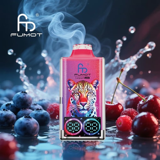 Dispositivo vape Fumot colorato con illustrazione leopardata, esposto tra mirtilli freschi, ciliegie e lamponi, con vapore e schizzi d’acqua sullo sfondo.