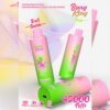 Kleurrijke advertentie voor Bang King Triple Disposable Vape met drie gradiëntroze en groene apparaten, waarbij 3-in-1-schakelaar wordt benadrukt voor drie smaken, 45.000 trekjes en Type-C opladen.