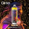 OKSO Peach Ice Shisha Hooka Mega Vape-apparaat voor een illustratie in cyberpunk-stijl van een bebaarde man met zonnebril en neonverlichting, met mystieke symbolen en handgeschreven tekst op de achtergrond.