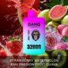Kleurrijk wegwerp-vape-apparaat met het label 'Bang Leader 32000 Puffs', omringd door spetterende afbeeldingen van aardbei, watermeloen, kiwi, passievrucht en guave.