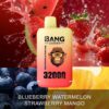 Kleurrijk vape-apparaat met het label Bang Leader met 32.000 trekjes voor levendige afbeeldingen van bosbessen, watermeloen, aardbeien en mango, met de nadruk op fruitsmaken.
