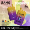 Advertentie voor Bang Legend Vape-apparaat met twee kleurrijke vape-eenheden, die functies benadrukken zoals 80000 puffs, triple-smaakopties (bosbessenwateren, aardbeienmango, blackcurrant), type-C opladen en een nicotine-waarschuwing.