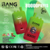 Promotionele afbeelding voor Bang Legend Wegwerpvape met twee gradiënt groen-naar-rode apparaten, met de aandacht van drie smaken (Strawberry Kiwi, Peach Ice, Cherry Cola), 80.000 puffscapaciteit, Type-C opladen, dubbele mesh en een nicotine-waarschuwingslabel.