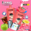Bang Legend 3-in-1 wegwerpapparaten met een cartoonap-illustratie, omgeven door afbeeldingen van ijsblokjes, cola, groene appel, perzik en citroen, benadrukken smaken: cola-ijs, appel perzik, roze limonade, op een roze achtergrond.