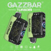 Twee Gazzbar Turbo Vape -apparaten met groene achtergronden, met star constellatie graphics en blauwe ster -emblemen op hun zwarte panelen.